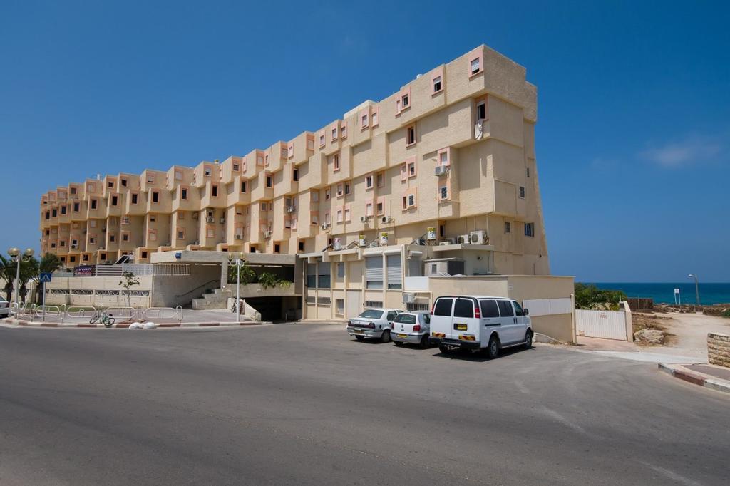 Ha-Aliya Sea View Apartment Nahariya Exterior photo