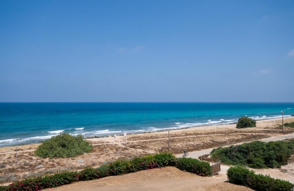 Ha-Aliya Sea View Apartment Nahariya Exterior photo