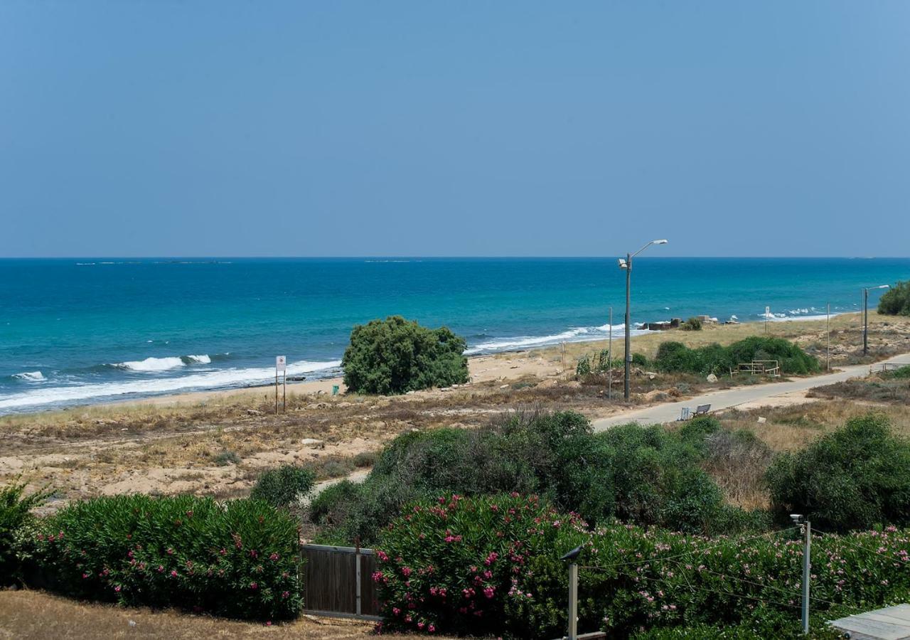 Ha-Aliya Sea View Apartment Nahariya Exterior photo